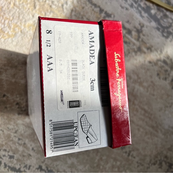 Salvatore Ferragamo black suede shoes. 8.5 AAA (narrow) - Picture 5 of 5